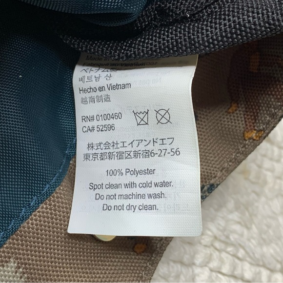 Kavu Sasquatch Bigfoot For Keeps Crossbody Purse Bag - Picture 11 of 12